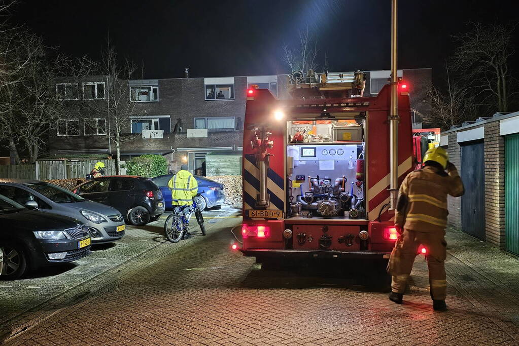 Geparkeerde auto beschadigd door brand