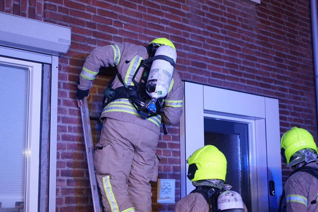 Brandweer controleert woning op brand