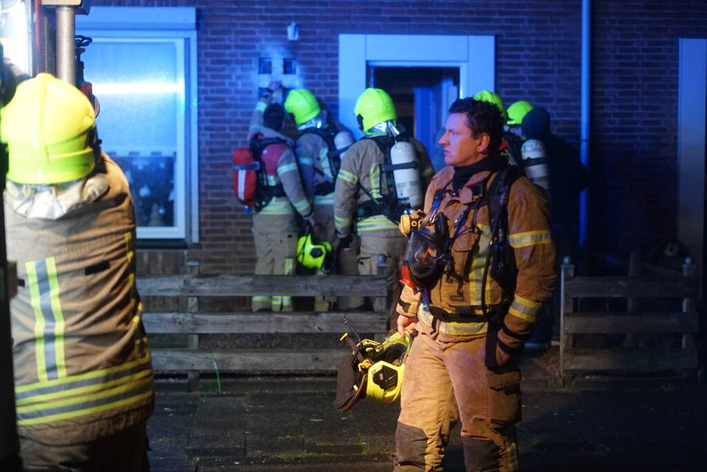 Brandweer controleert woning op brand