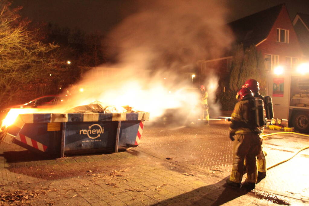 Bouwcontainer in brand