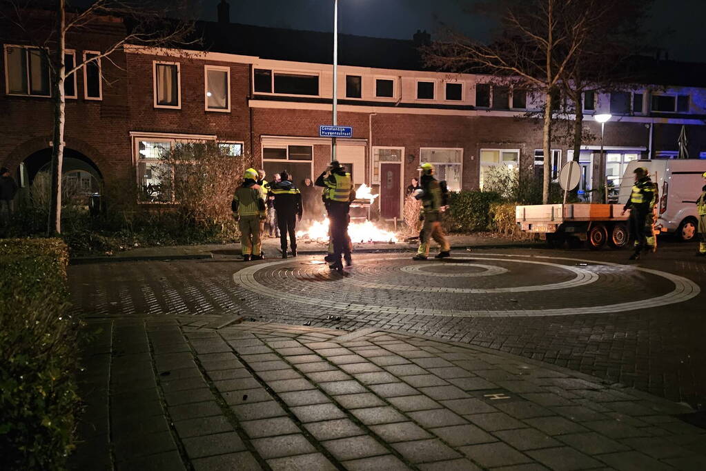 Brandweer blust vreugdevuur