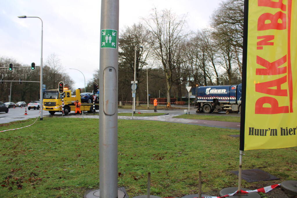 Weg afgesloten na ernstige aanrijding vanwege onderzoek