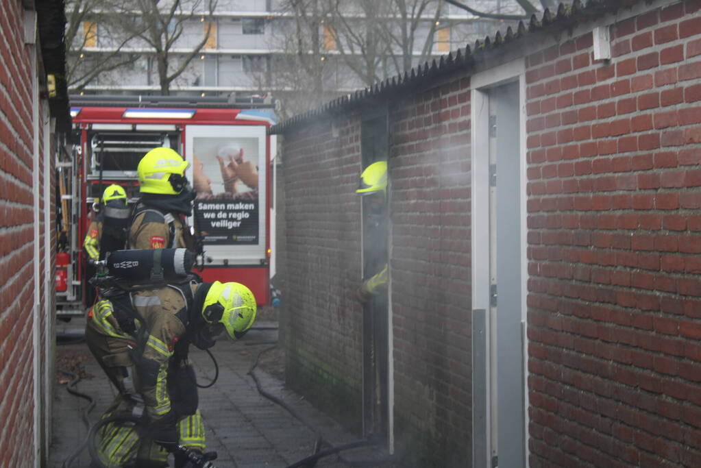 Uitslaande brand in schuur snel geblust