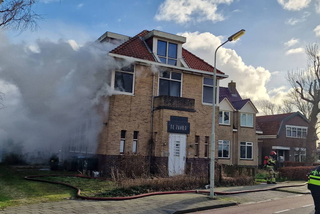 Dode bij felle brand in woning