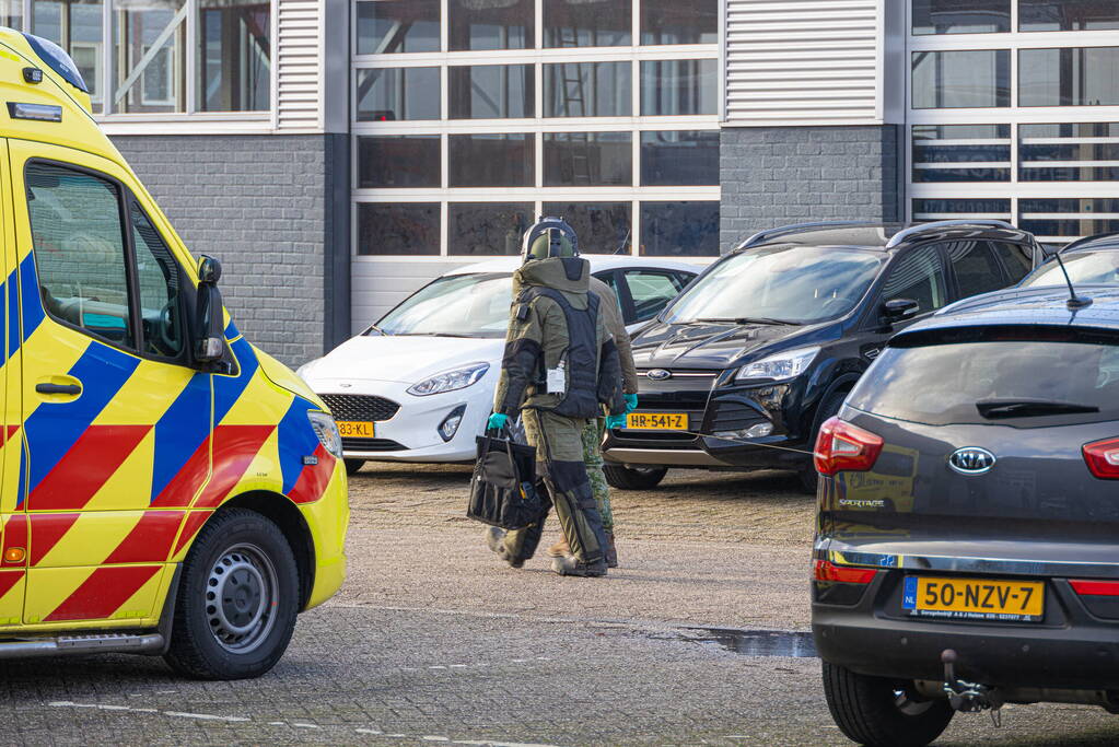 Explosief aangetroffen bij bedrijfspand