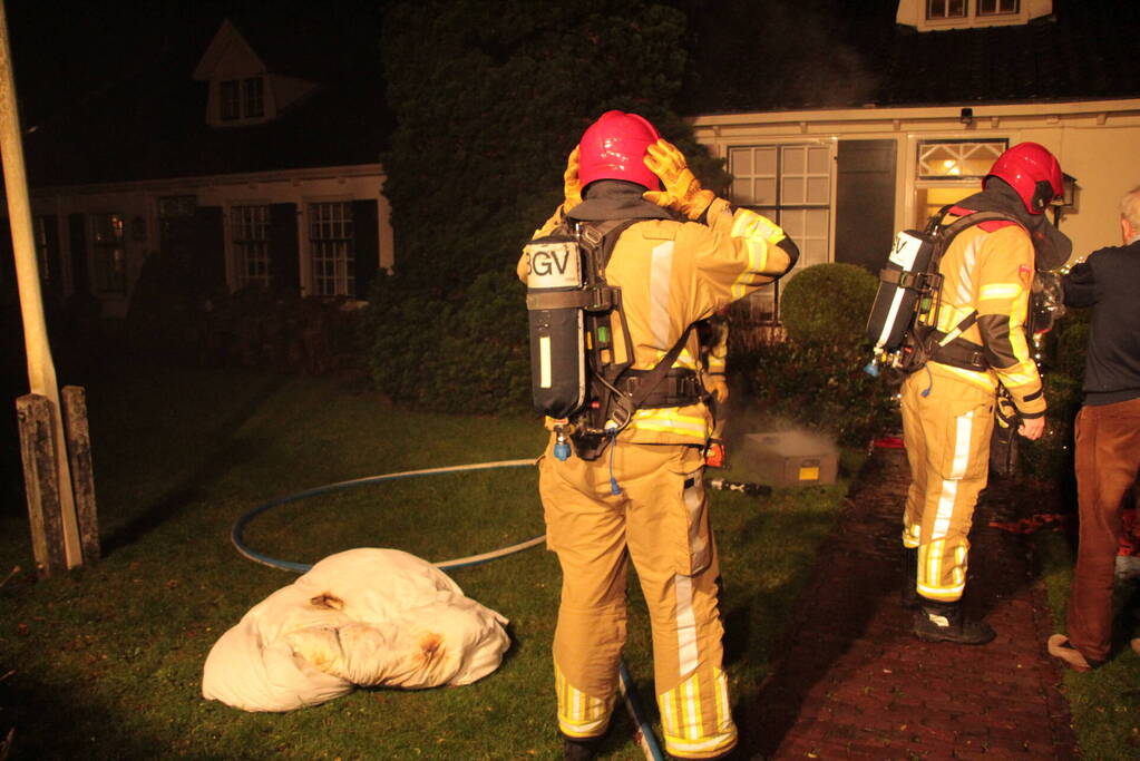 Kerstboombrand in woning snel onder controle