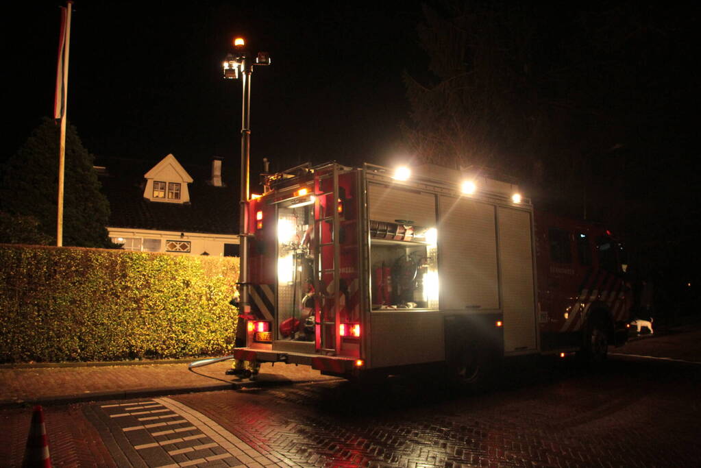 Kerstboombrand in woning snel onder controle