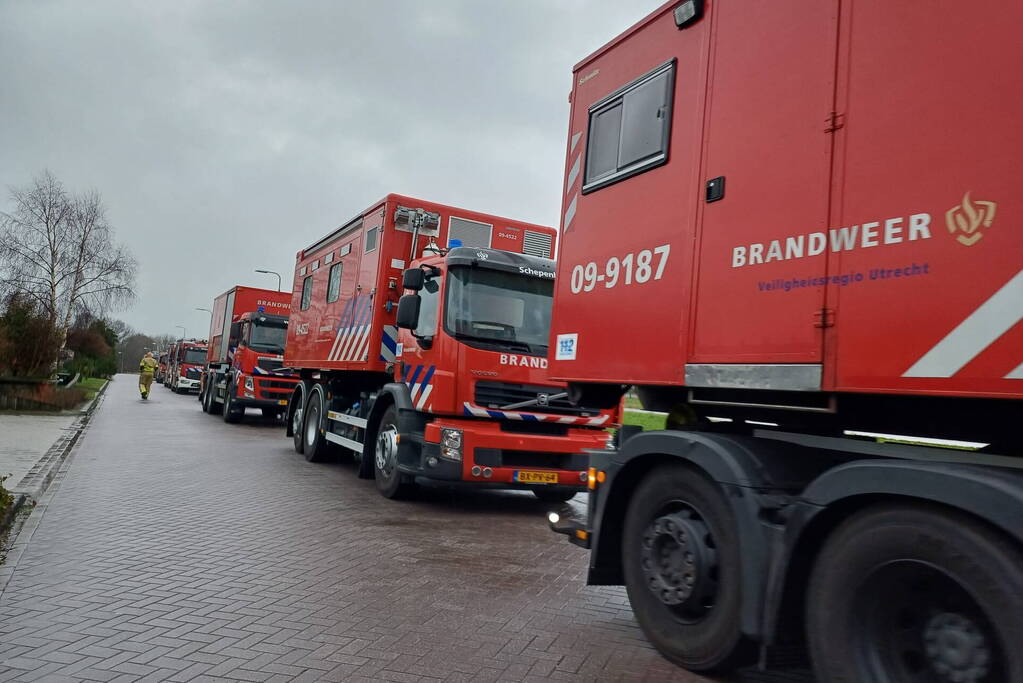 Meerdere brandweerpelotons ingezet bij zeer grote brand