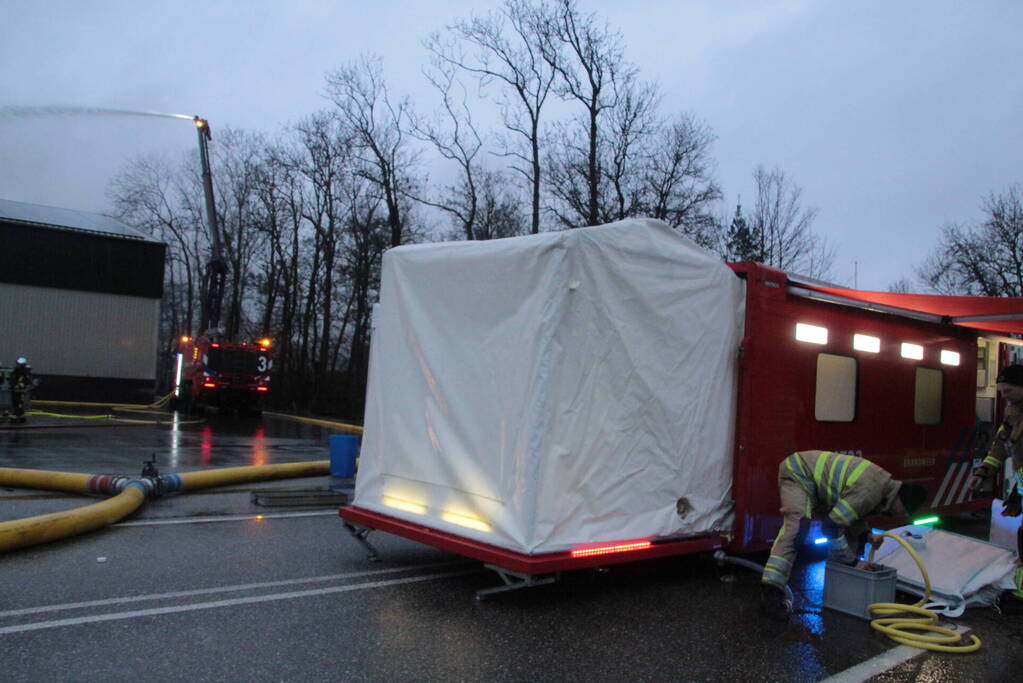 Meerdere brandweerpelotons ingezet bij zeer grote brand