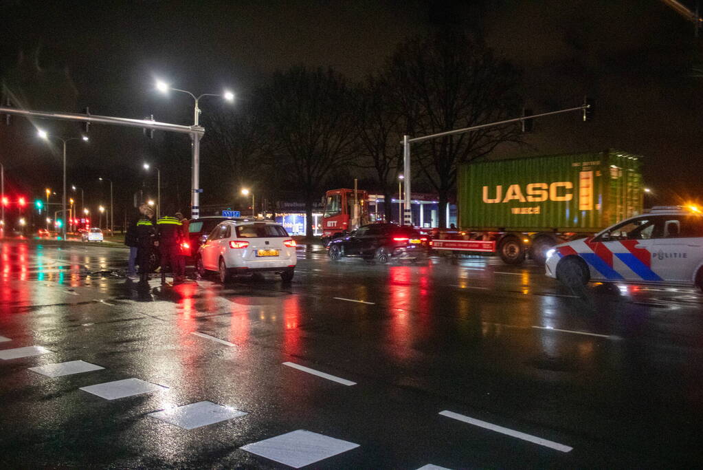 Flinke schade bij ongeval op kruising