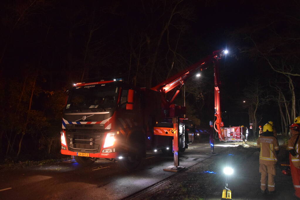 Hoogwerker ingezet bij verwijderen van takken