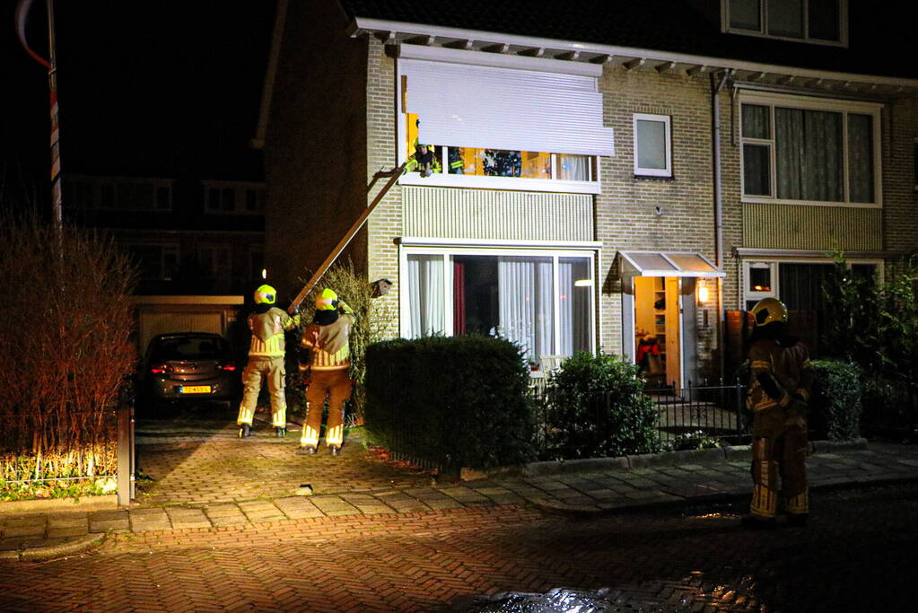 Rolluik van woning los door storm