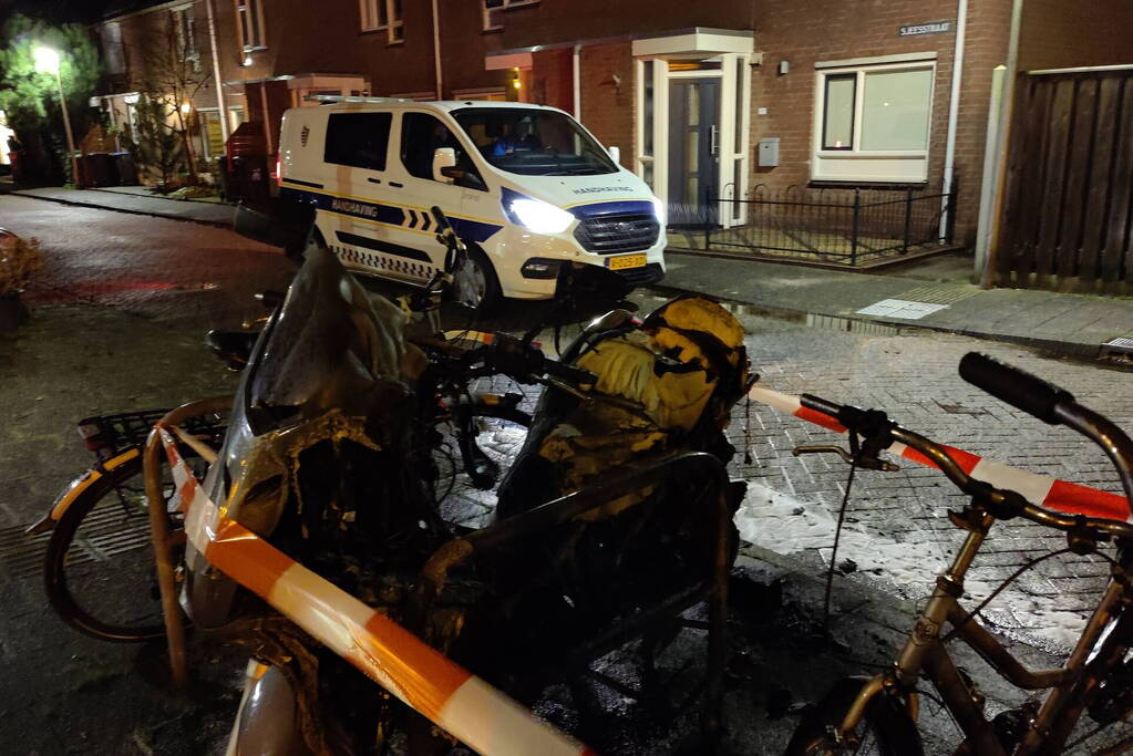 Scooter verwoest door brand