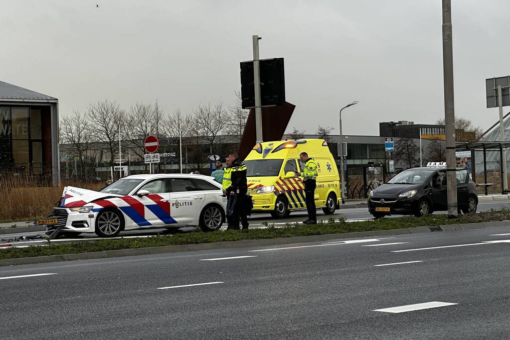 Politievoertuig betrokken bij ongeval tijdens achtervolging