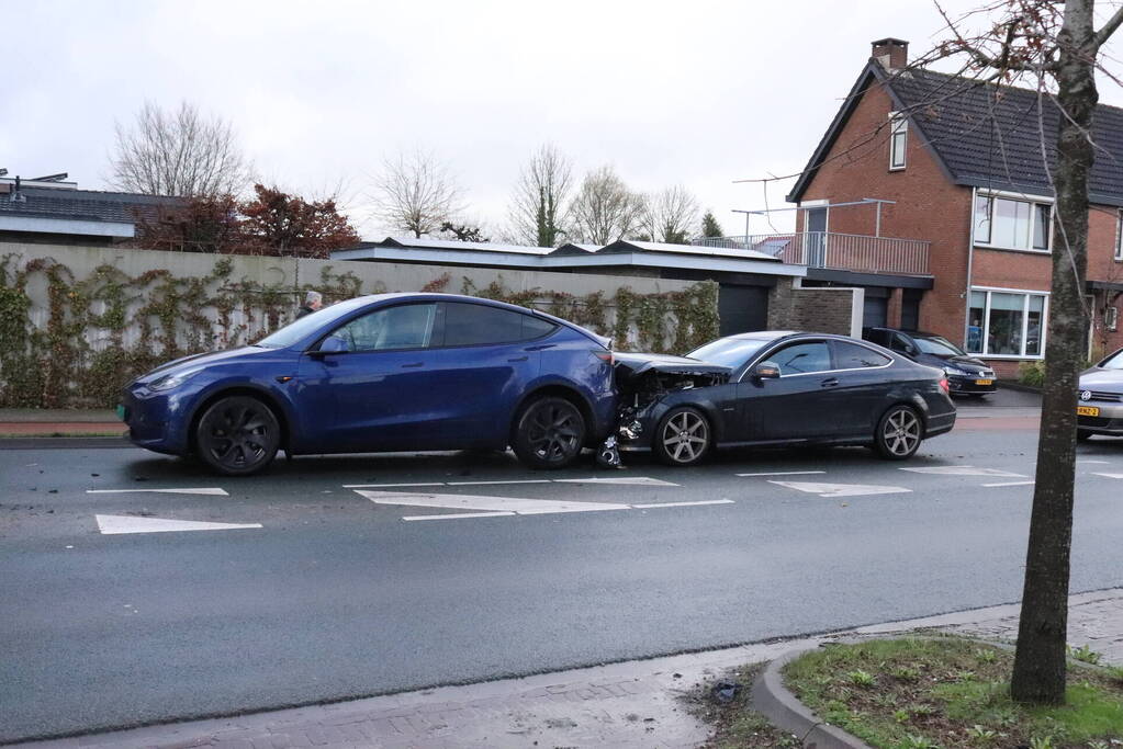 Drie voertuigen betrokken bij ongeval