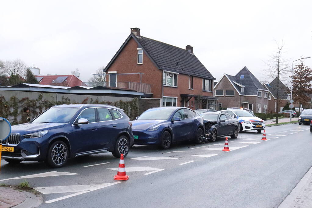 Drie voertuigen betrokken bij ongeval