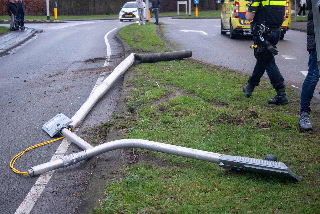 Flinke schade na botsing tussen twee voertuigen