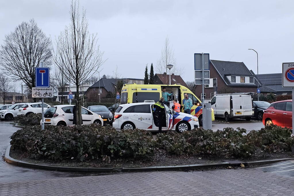 Automobilist botst tegen tunnelwand