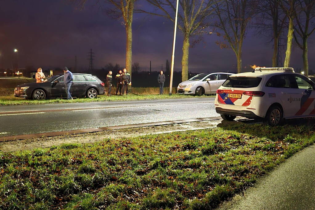 Kind nagekeken na botsing tussen twee auto's