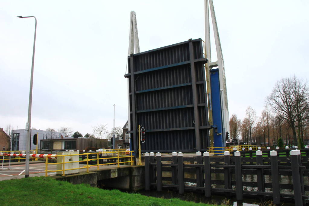 Biesterbrug volledig gestremd na storing