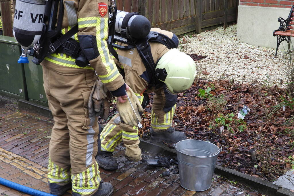 Brand in schoorsteen snel onder controle