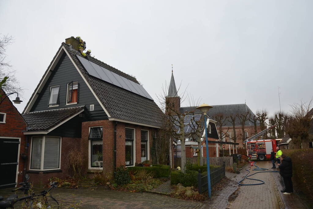 Brand in schoorsteen snel onder controle