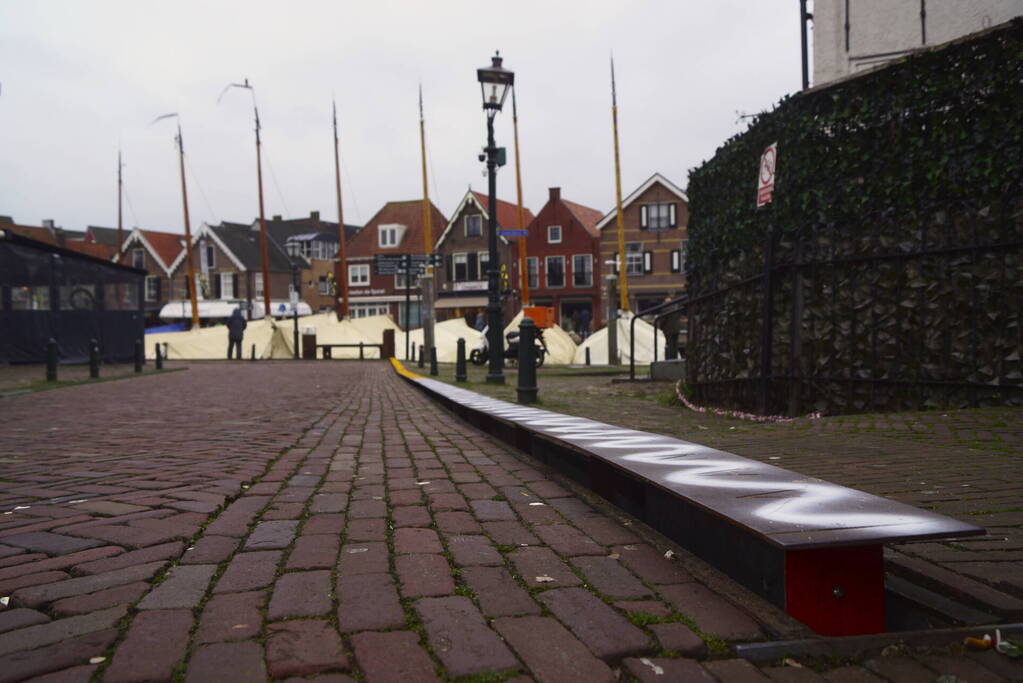 Gemeente brengt markering aan op waterkering