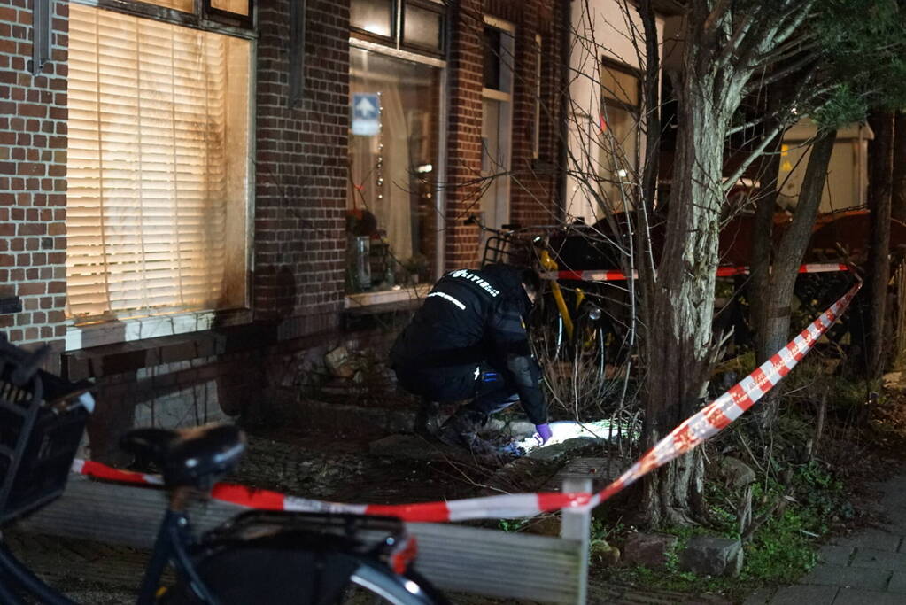 Twee aanhoudingen nadat explosief afgaat bij woning