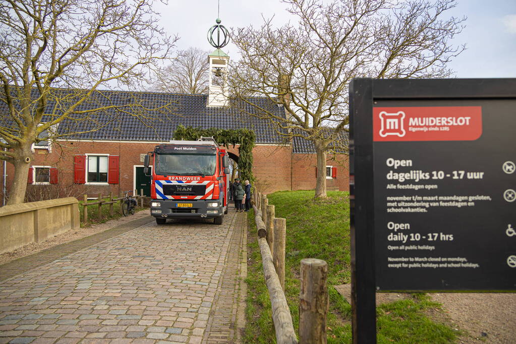 Flinke wateroverlast in Muiderslot