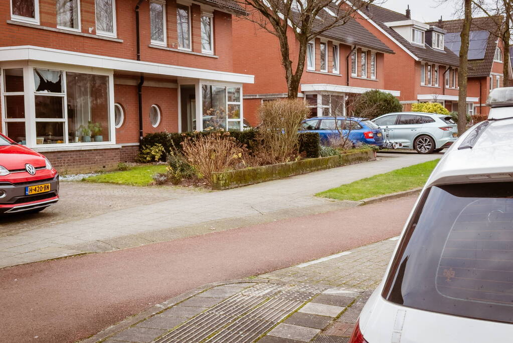 Ruit ingeslagen bij woninginbraak in Nieuwland