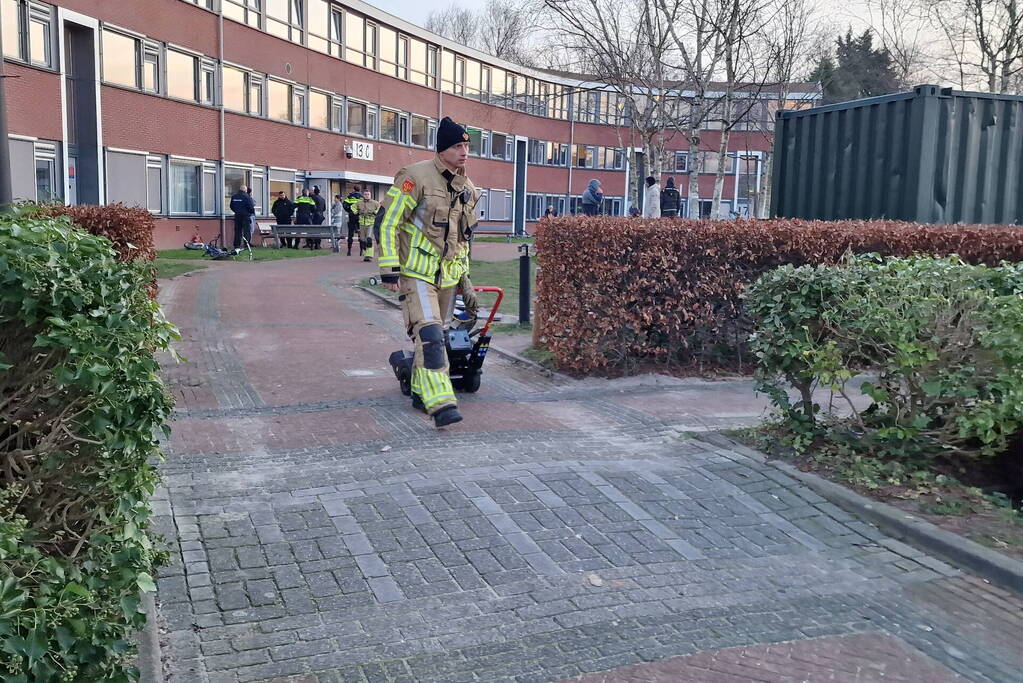 Bewoner asielzoekers centrum steekt bed in brand