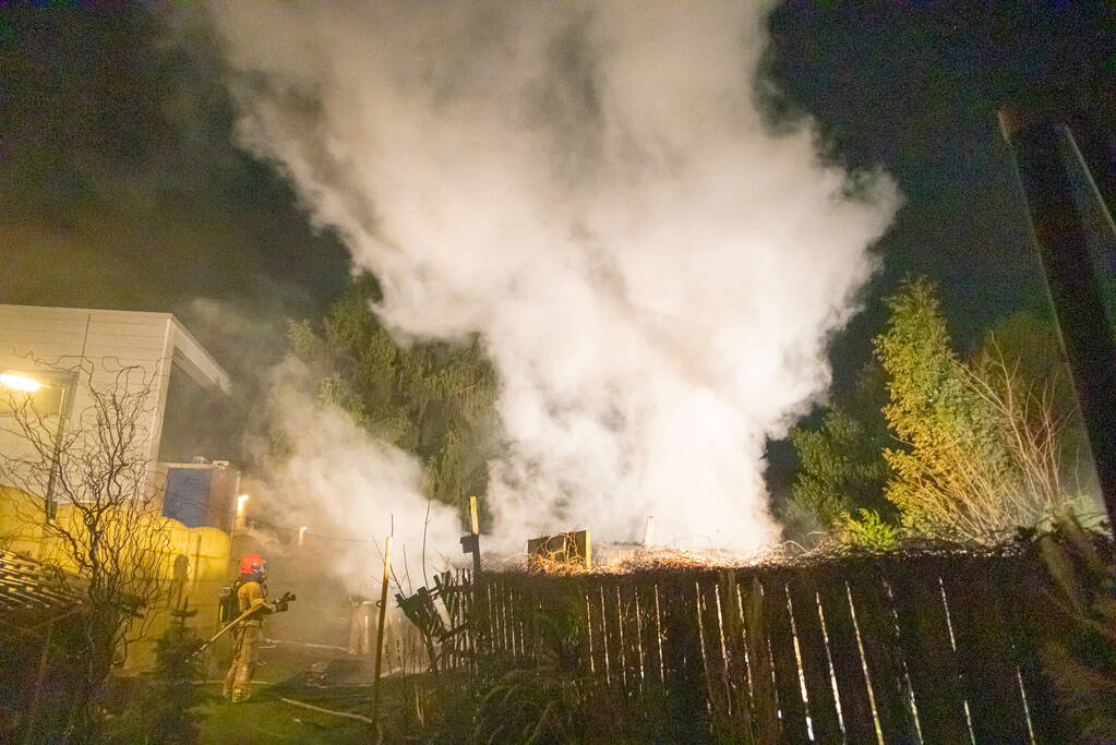 Veel rook bij brand in schuur