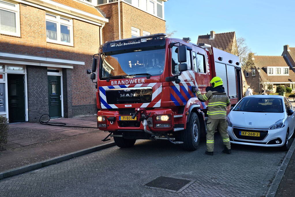 Keukenbrand in woning geblust door brandweer