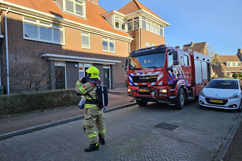 Keukenbrand in woning geblust door brandweer