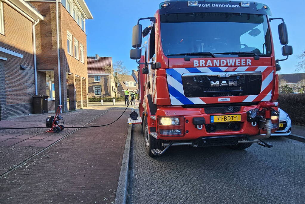 Keukenbrand in woning geblust door brandweer