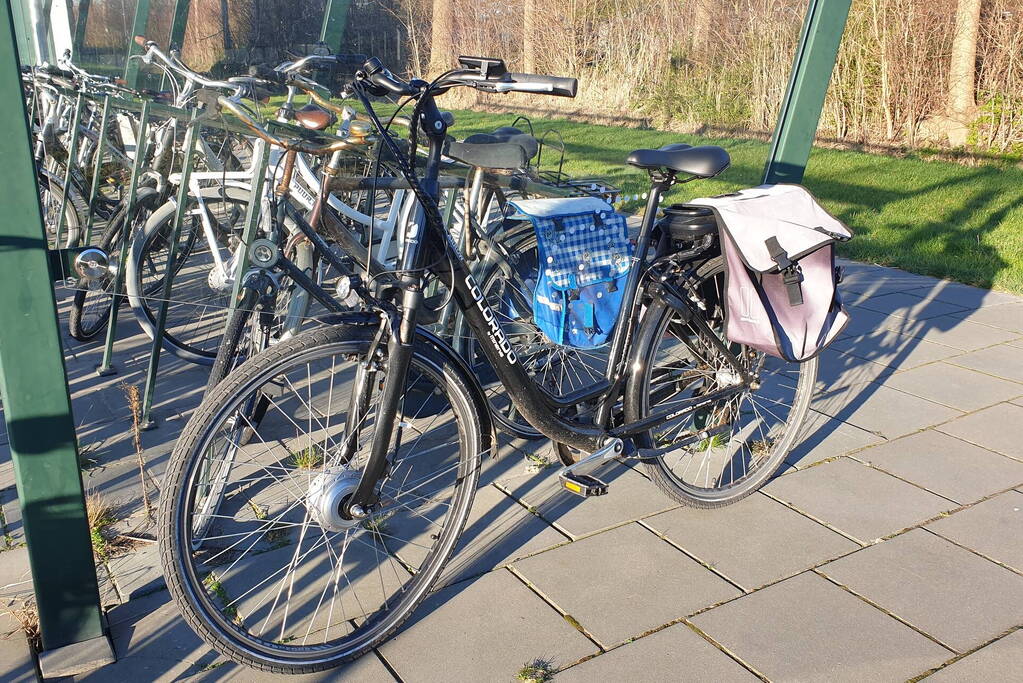 Fietser gewond bij aanrijding op oversteekplaats