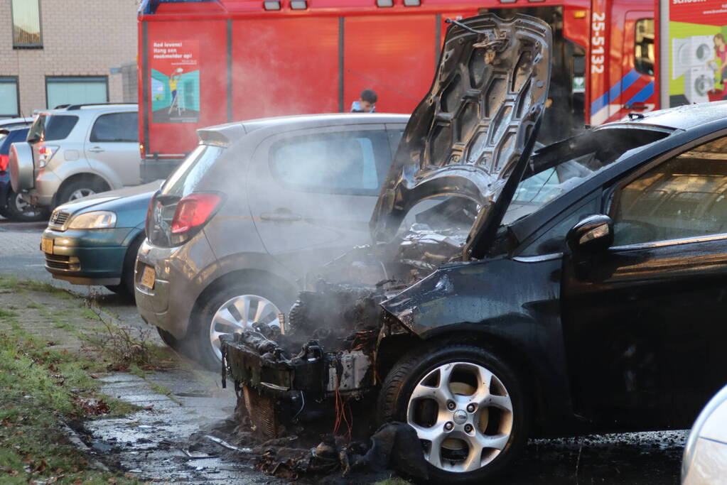 Auto flink beschadigd bij brand