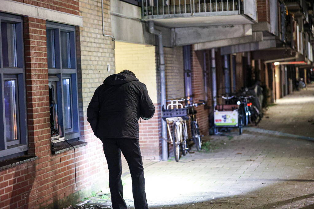 Schade na explosie bij woning