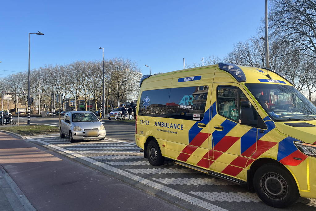 Fietser geschept door automobilist