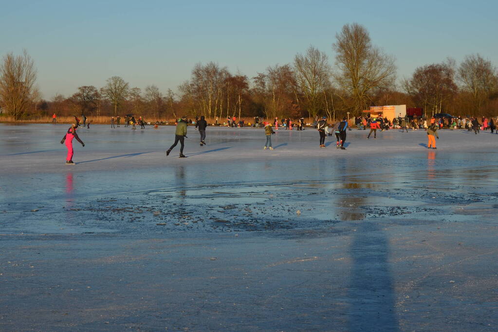 Schaatspret op natuurijs