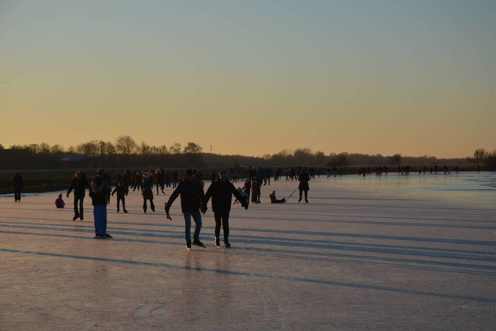 Schaatspret op natuurijs