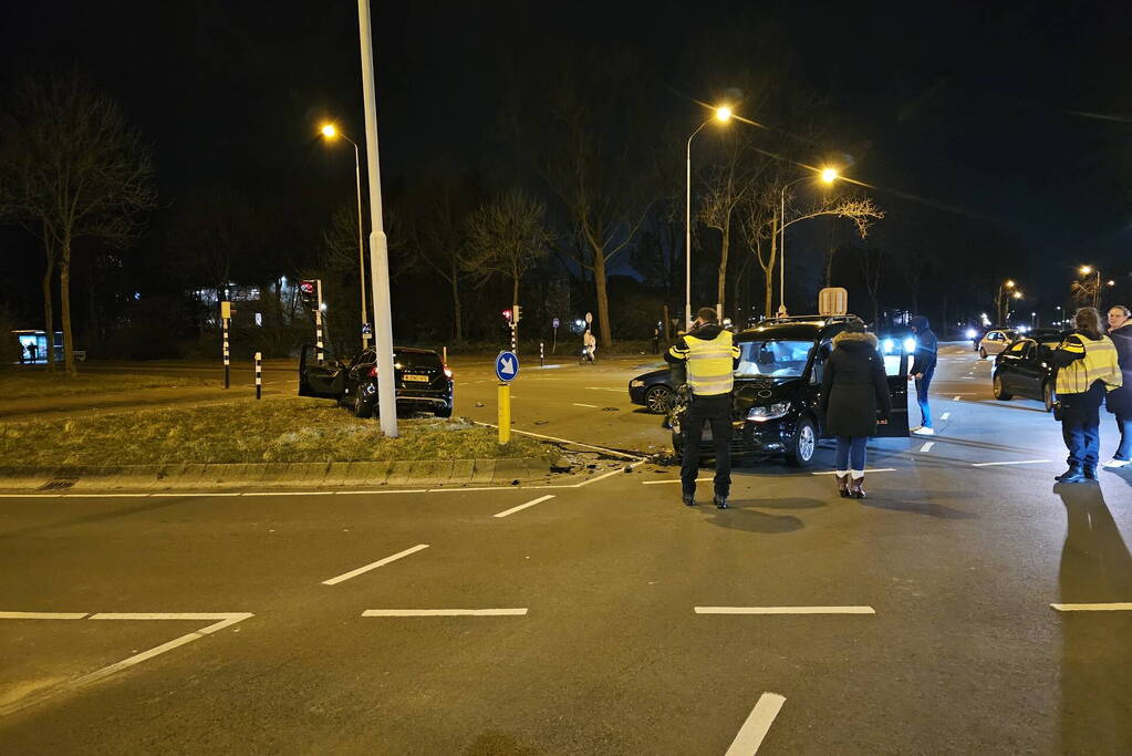 Flinke schade bij ongeval op kruising