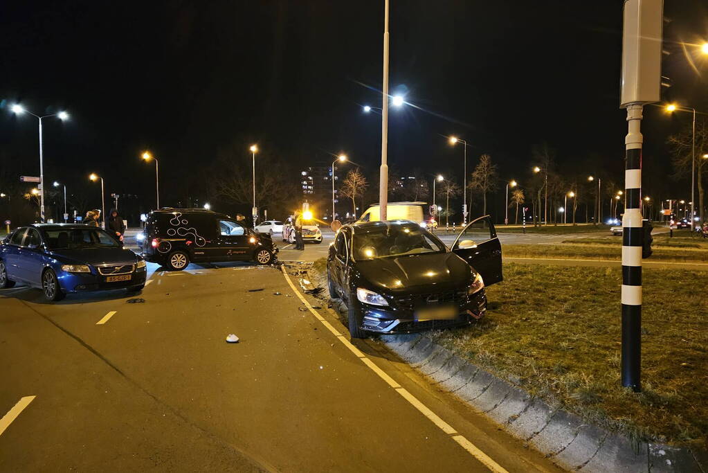 Flinke schade bij ongeval op kruising