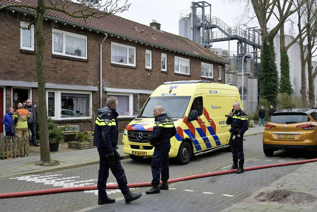 Zwaargewonde bij brand in woning