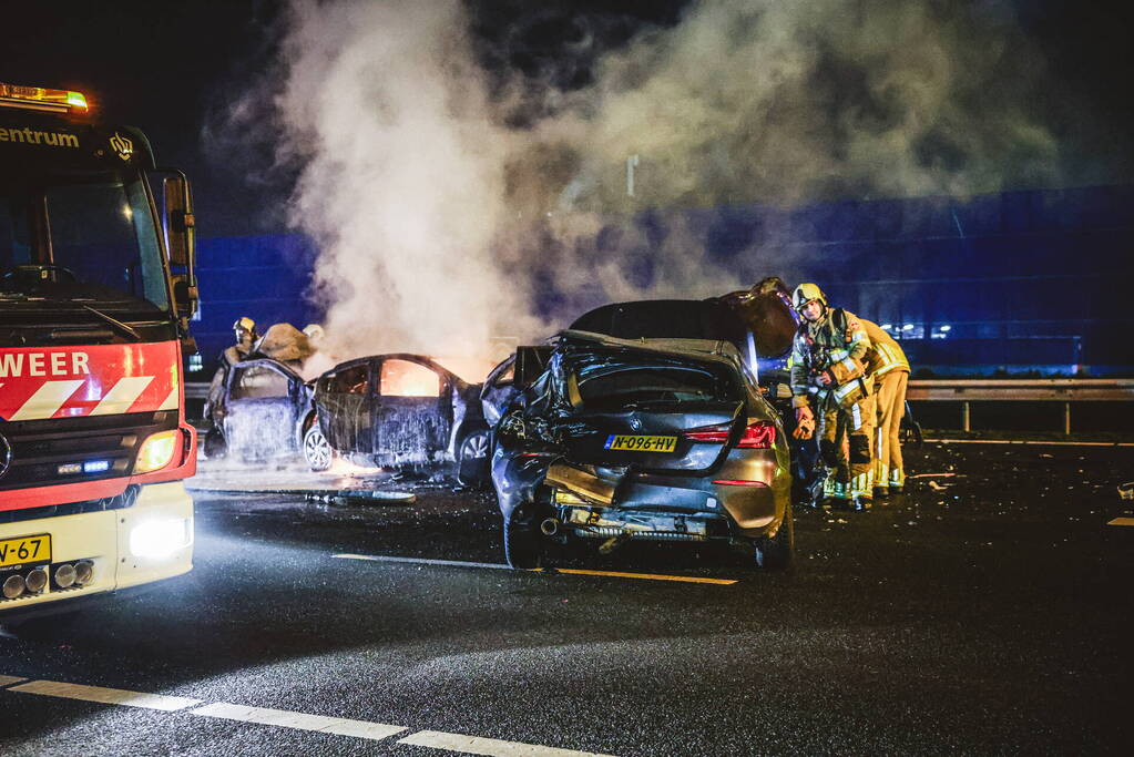 Brand na ernstig ongeval op snelweg