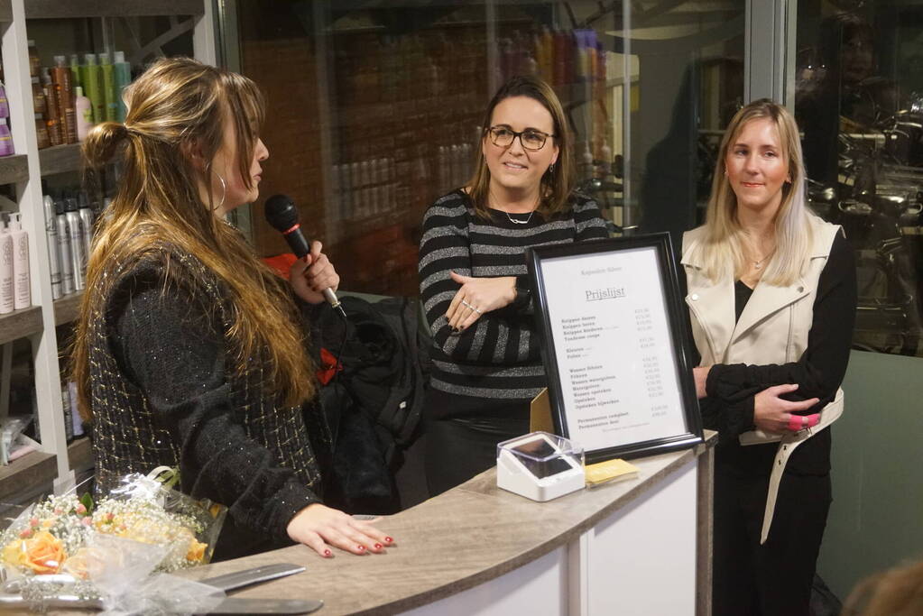 Bewoners zorgcentrum blij dat kapsalon niet verdwijnt