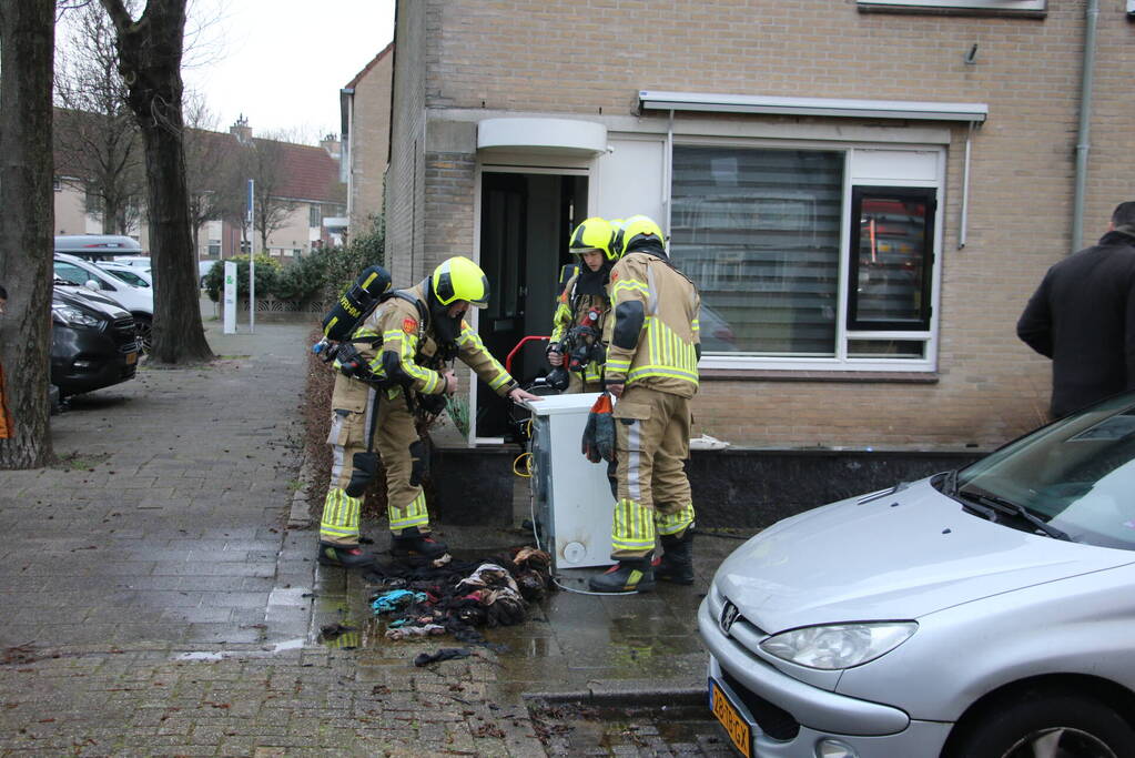 Droger vliegt in brand in woning