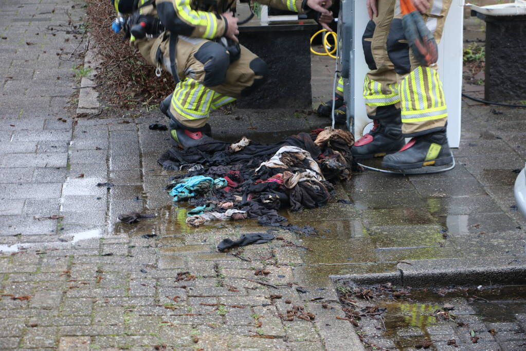 Droger vliegt in brand in woning