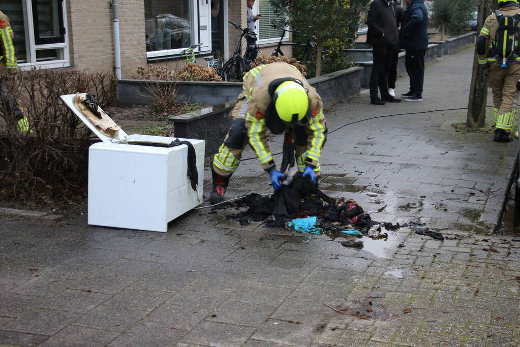 Droger vliegt in brand in woning