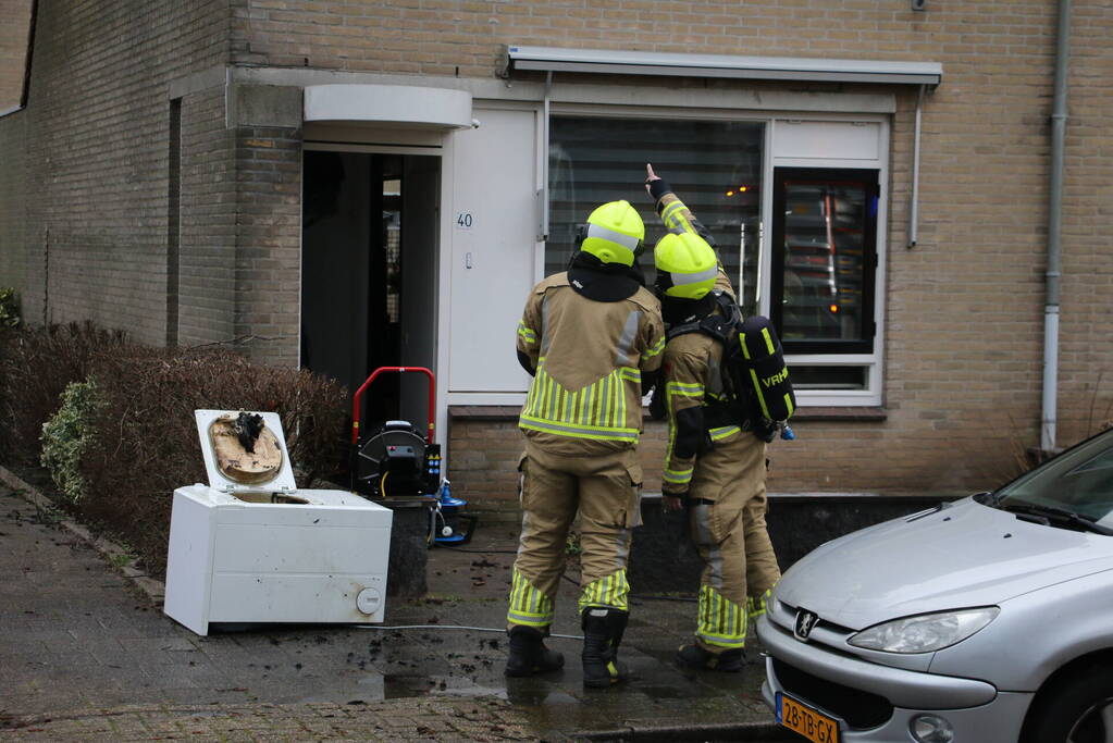 Droger vliegt in brand in woning